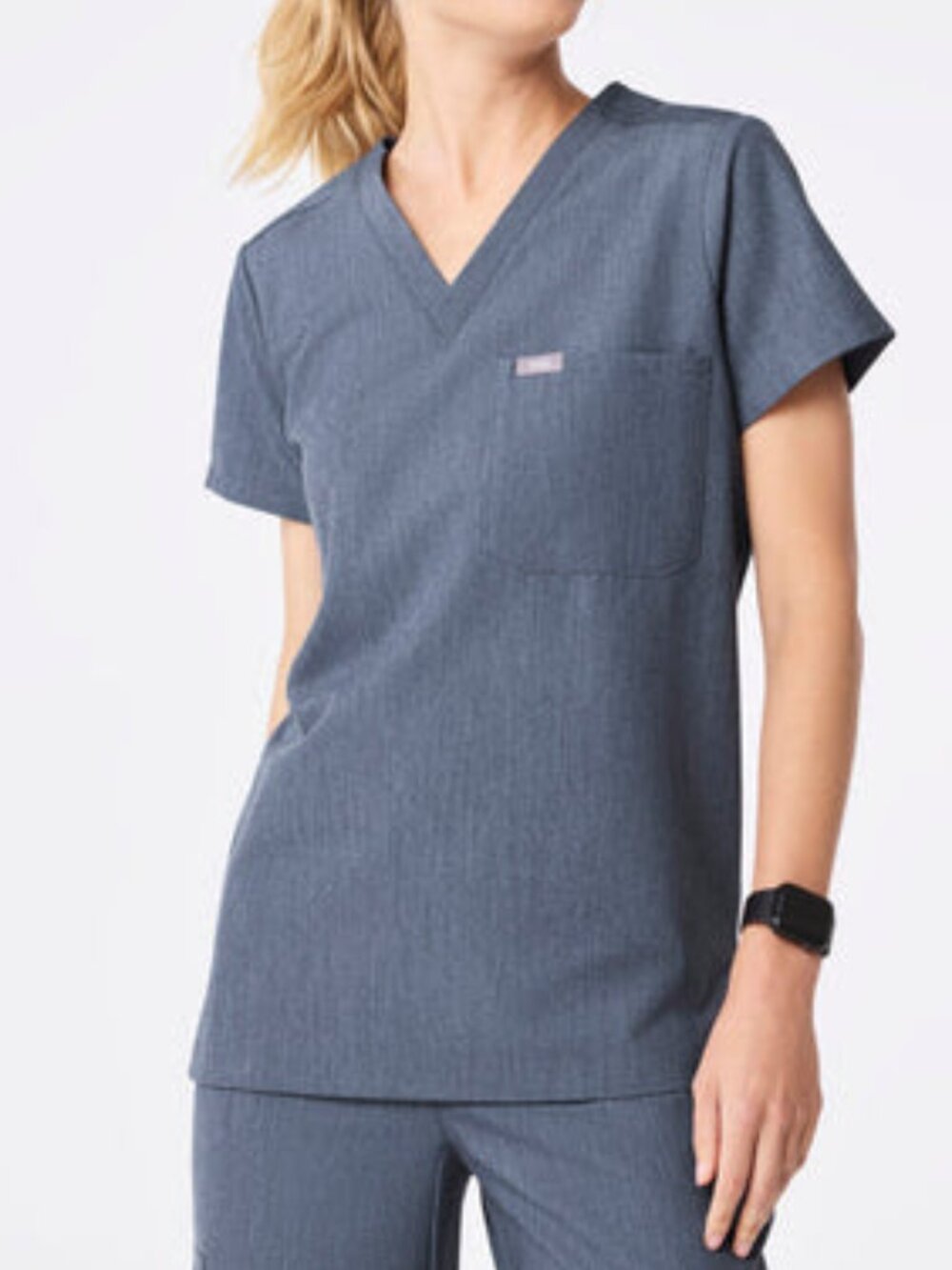 Figs Women's Catarina One-Pocket Scrub Top in Heather Denim